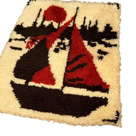 Vintage mid century 70s large ship boat latchhook rug wall hanging 20 x 26 inch - Picture 3 of 5